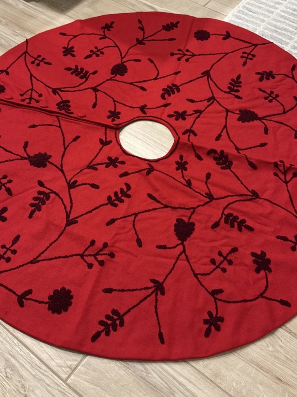 Vintage Classic Crate & Barrel ARCADIA Cranberry Christmas Tree Skirt 54" Wool